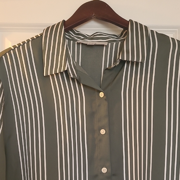 LOFT Button Down Shirt Green with White Stipes Size XL (Pants Sold Seperately) - Picture 8 of 8